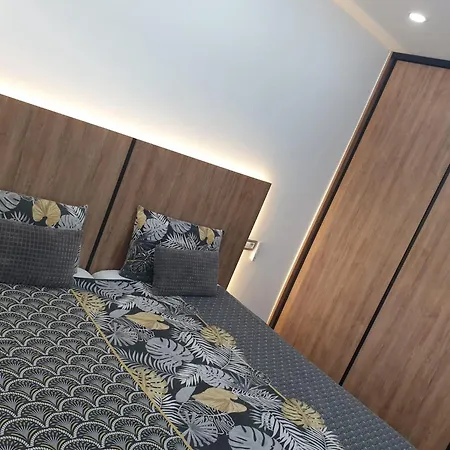Mareverde F Apartment