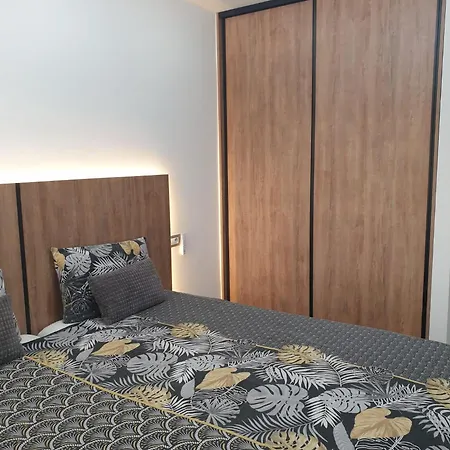 Mareverde F 公寓 *